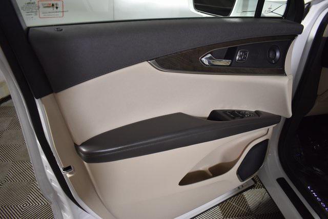 Photo of 2020 White Lincoln Nautilus
