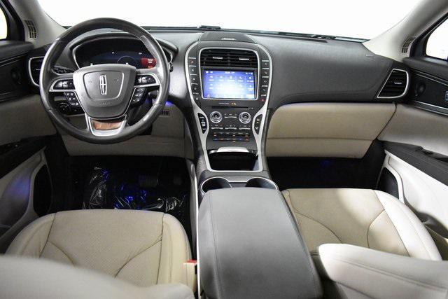 Photo of 2020 White Lincoln Nautilus