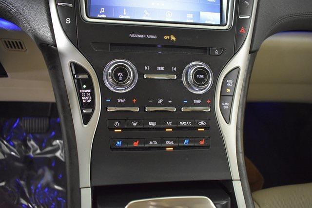 Photo of 2020 White Lincoln Nautilus