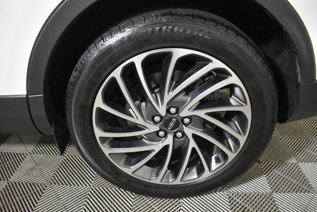 Photo of 2020 White Lincoln Nautilus