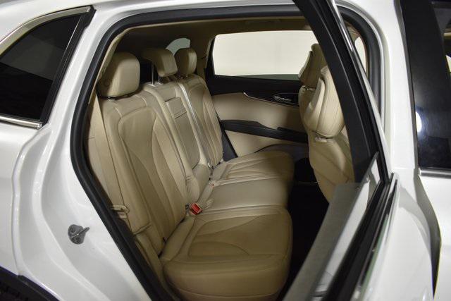 Photo of 2020 White Lincoln Nautilus
