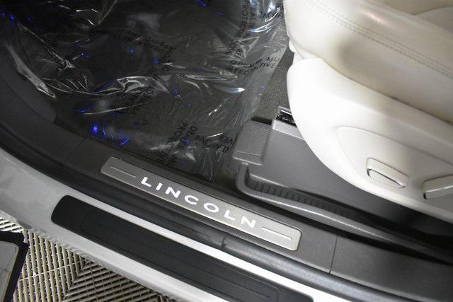 Photo of 2020 White Lincoln Nautilus