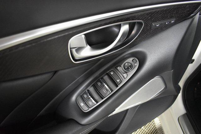 Photo of 2022 Majestic White INFINITI Q50