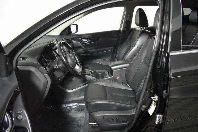Photo of 2022 Magnetic Black Pearl Nissan Rogue Sport