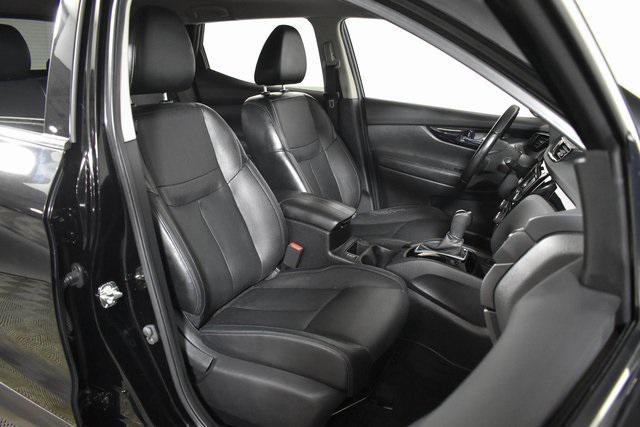 Photo of 2022 Magnetic Black Pearl Nissan Rogue Sport