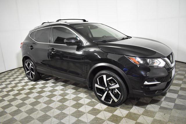 Photo of 2022 Magnetic Black Pearl Nissan Rogue Sport