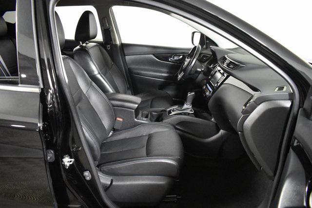 Photo of 2022 Magnetic Black Pearl Nissan Rogue Sport