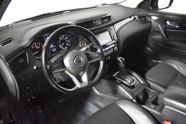 Photo of 2022 Magnetic Black Pearl Nissan Rogue Sport