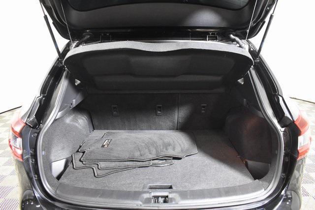 Photo of 2022 Magnetic Black Pearl Nissan Rogue Sport