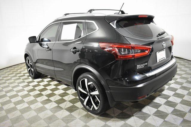 Photo of 2022 Magnetic Black Pearl Nissan Rogue Sport