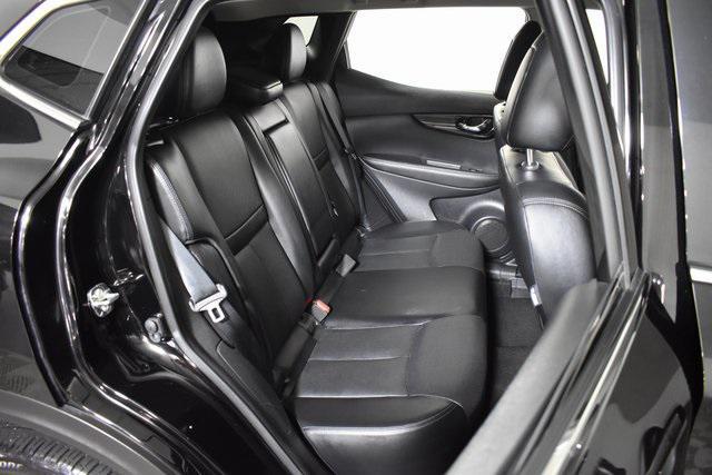 Photo of 2022 Magnetic Black Pearl Nissan Rogue Sport
