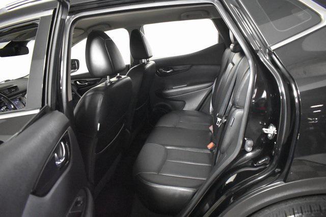 Photo of 2022 Magnetic Black Pearl Nissan Rogue Sport