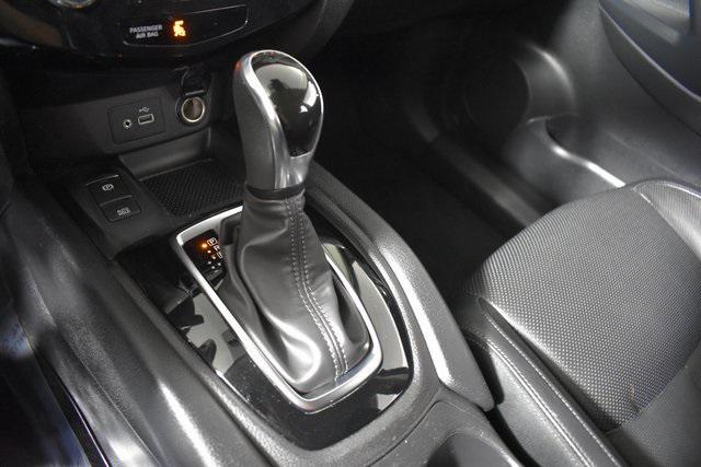 Photo of 2022 Magnetic Black Pearl Nissan Rogue Sport