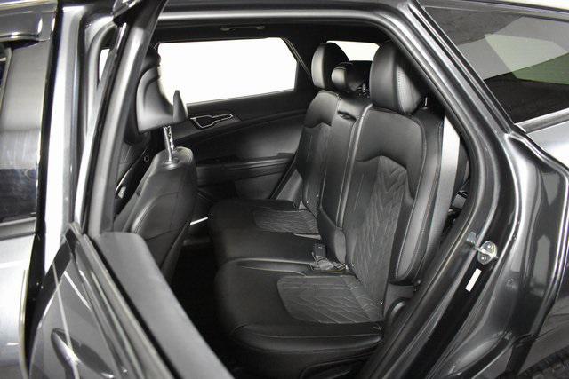 Photo of 2023 Gravity Gray Kia Sportage
