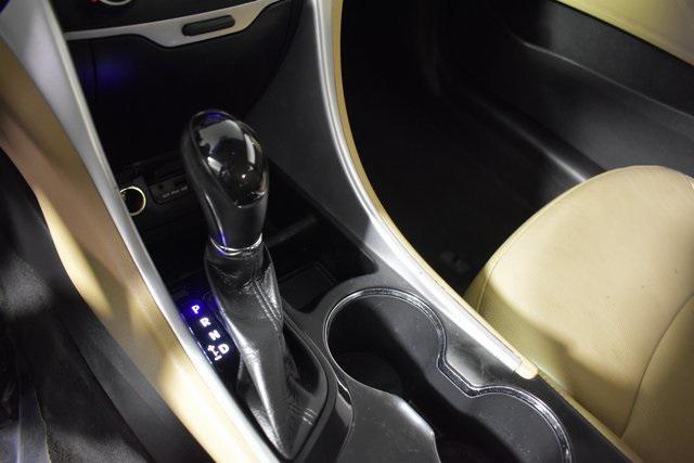 Photo of 2013 Pacific Blue Pearl Mica Hyundai SONATA