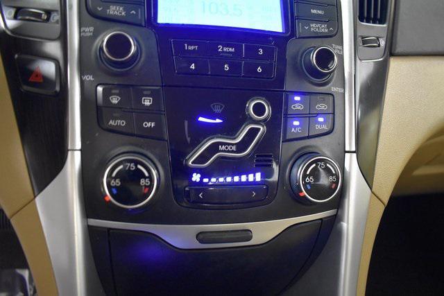Photo of 2013 Pacific Blue Pearl Mica Hyundai SONATA