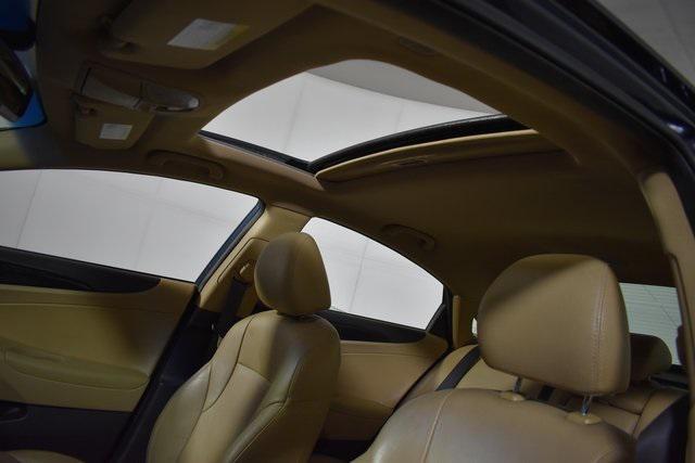 Photo of 2013 Pacific Blue Pearl Mica Hyundai SONATA