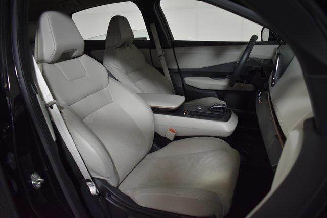 Photo of 2023 Black Diamond Pearl Nissan ARIYA