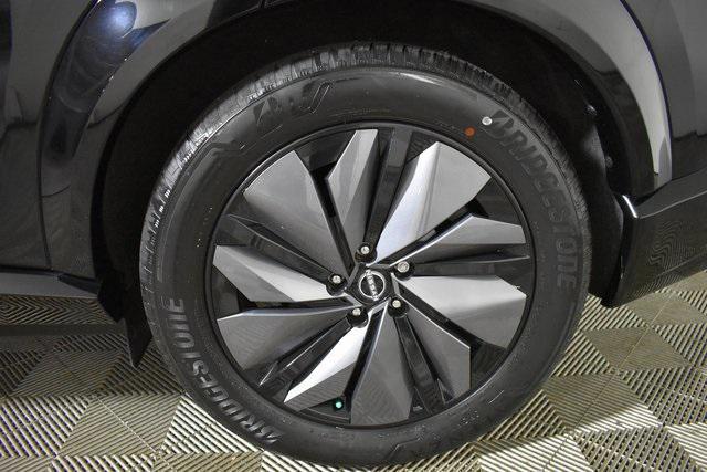Photo of 2023 Black Diamond Pearl Nissan ARIYA