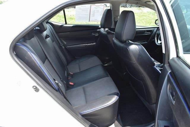 Photo of 2017 White Toyota Corolla