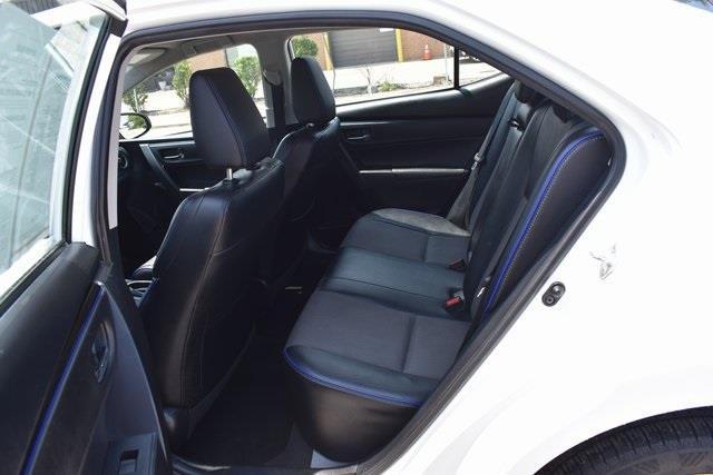 Photo of 2017 White Toyota Corolla