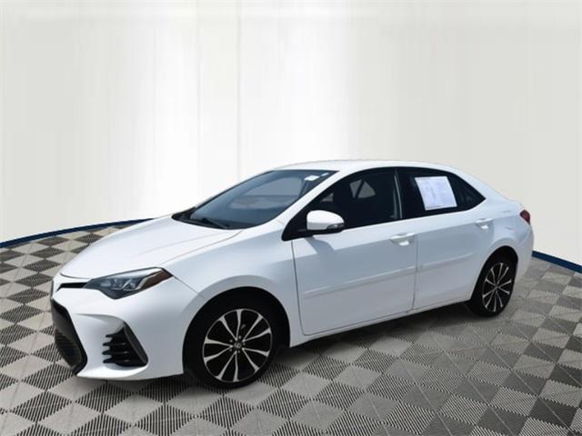 Photo of 2017 White Toyota Corolla