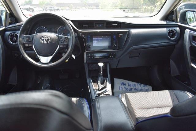 Photo of 2017 White Toyota Corolla