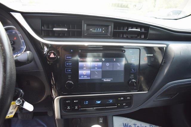 Photo of 2017 White Toyota Corolla