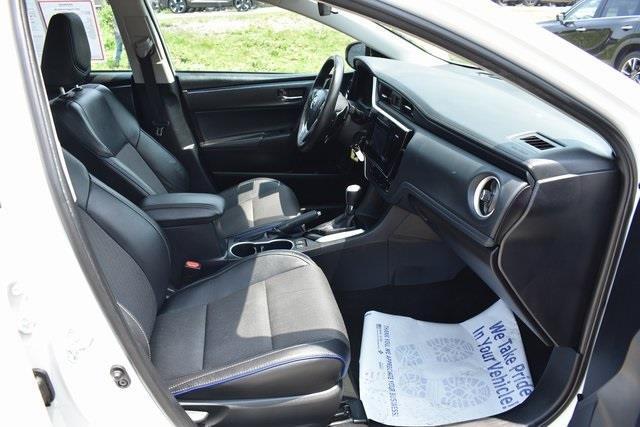 Photo of 2017 White Toyota Corolla