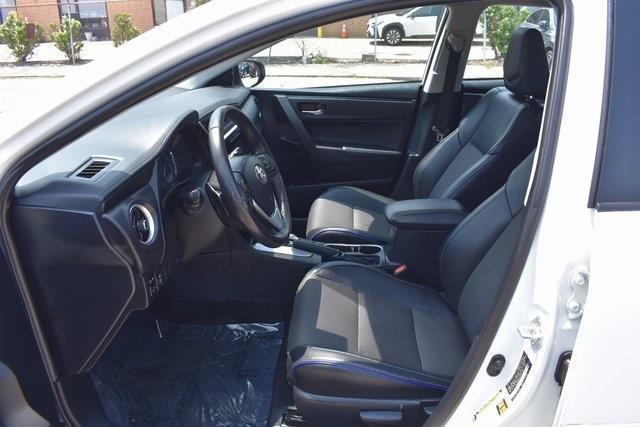 Photo of 2017 White Toyota Corolla