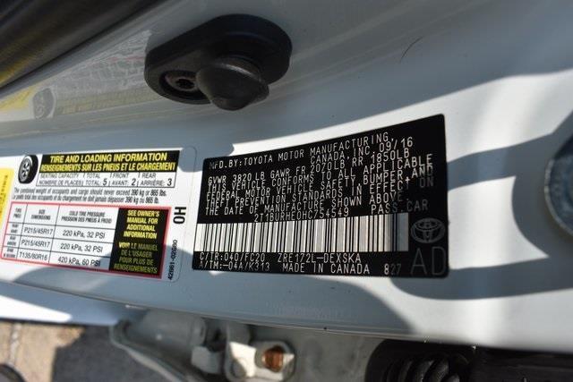 Photo of 2017 White Toyota Corolla