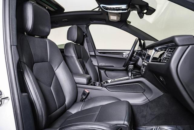 Photo of 2025 White Porsche Macan