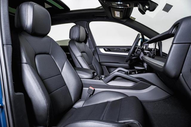 Photo of 2025 Montego Blue Metallic Porsche Cayenne