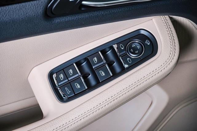 Photo of 2024 Carrara White Metallic Porsche Macan