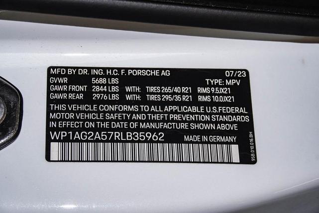 Photo of 2024 Carrara White Metallic Porsche Macan