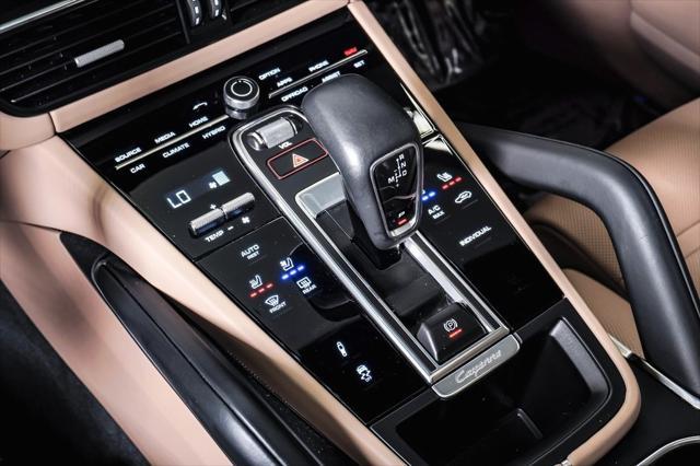 Photo of 2020 Quartzite Grey Metallic Porsche Cayenne E-Hybrid
