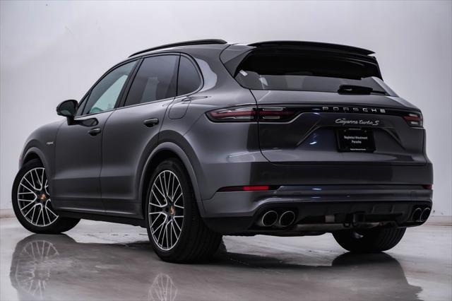 Photo of 2020 Quartzite Grey Metallic Porsche Cayenne E-Hybrid