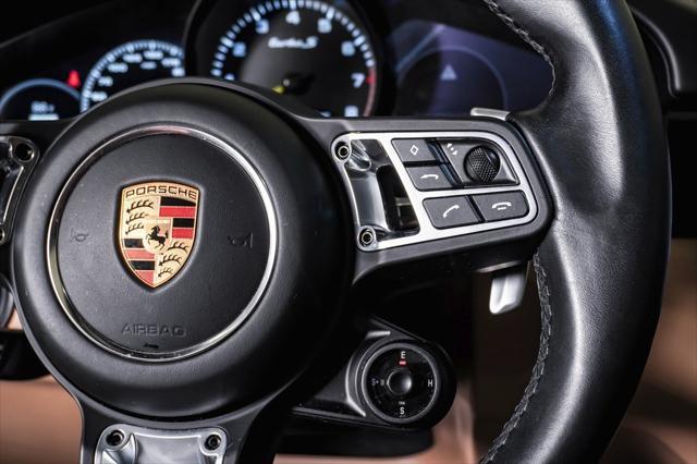 Photo of 2020 Quartzite Grey Metallic Porsche Cayenne E-Hybrid