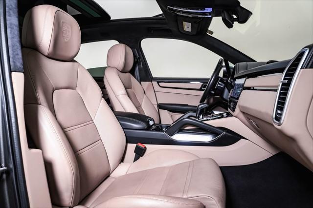 Photo of 2020 Quartzite Grey Metallic Porsche Cayenne E-Hybrid
