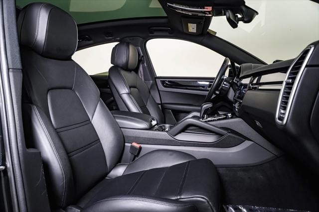 Photo of 2022 Moonlight Blue Metallic Porsche Cayenne