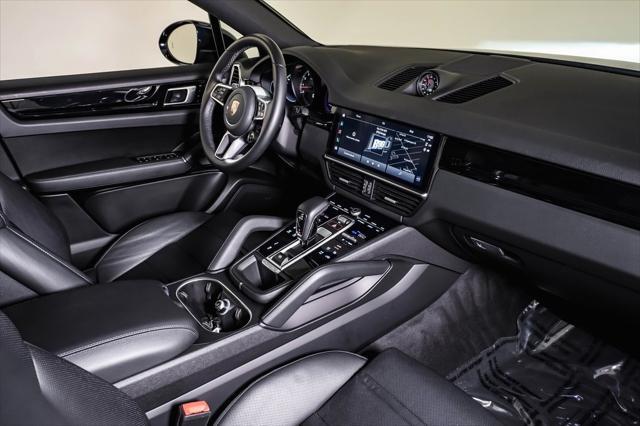 Photo of 2022 Moonlight Blue Metallic Porsche Cayenne