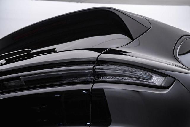 Photo of 2025 Chromite Black Metallic Porsche Cayenne