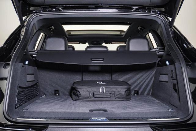 Photo of 2025 Chromite Black Metallic Porsche Cayenne