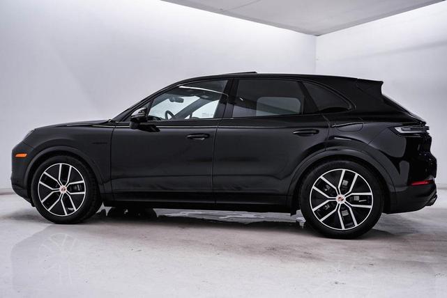 Photo of 2025 Chromite Black Metallic Porsche Cayenne