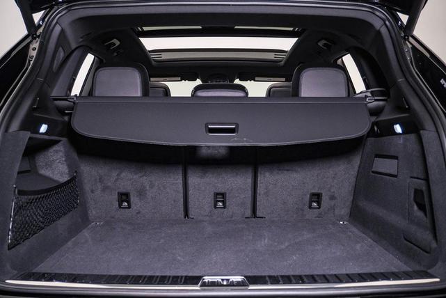 Photo of 2025 Chromite Black Metallic Porsche Cayenne