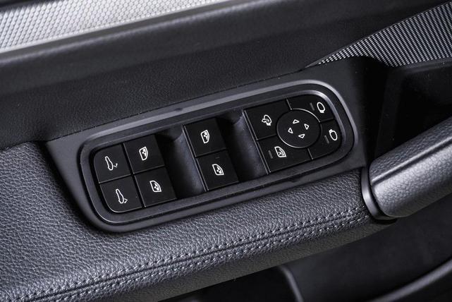 Photo of 2025 Chromite Black Metallic Porsche Cayenne