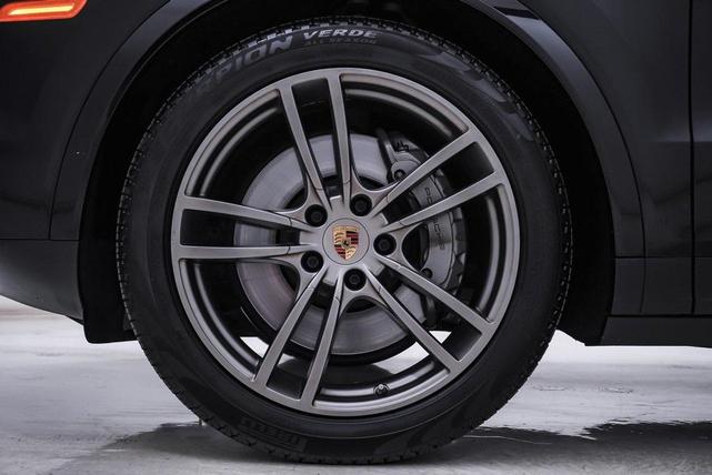 Photo of 2021 Black Porsche Cayenne