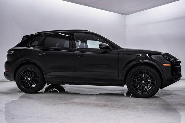 Photo of 2025 Chromite Black Metallic Porsche Cayenne