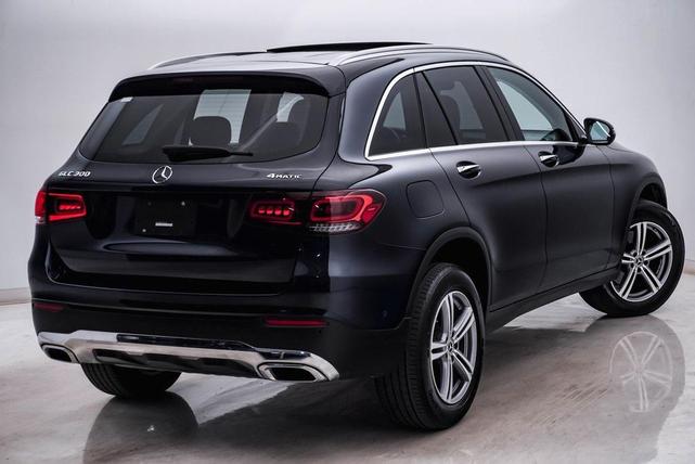 Photo of 2022 Lunar Blue Metallic Mercedes-Benz GLC 300