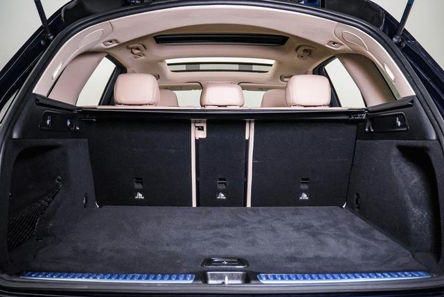 Photo of 2022 Lunar Blue Metallic Mercedes-Benz GLC 300